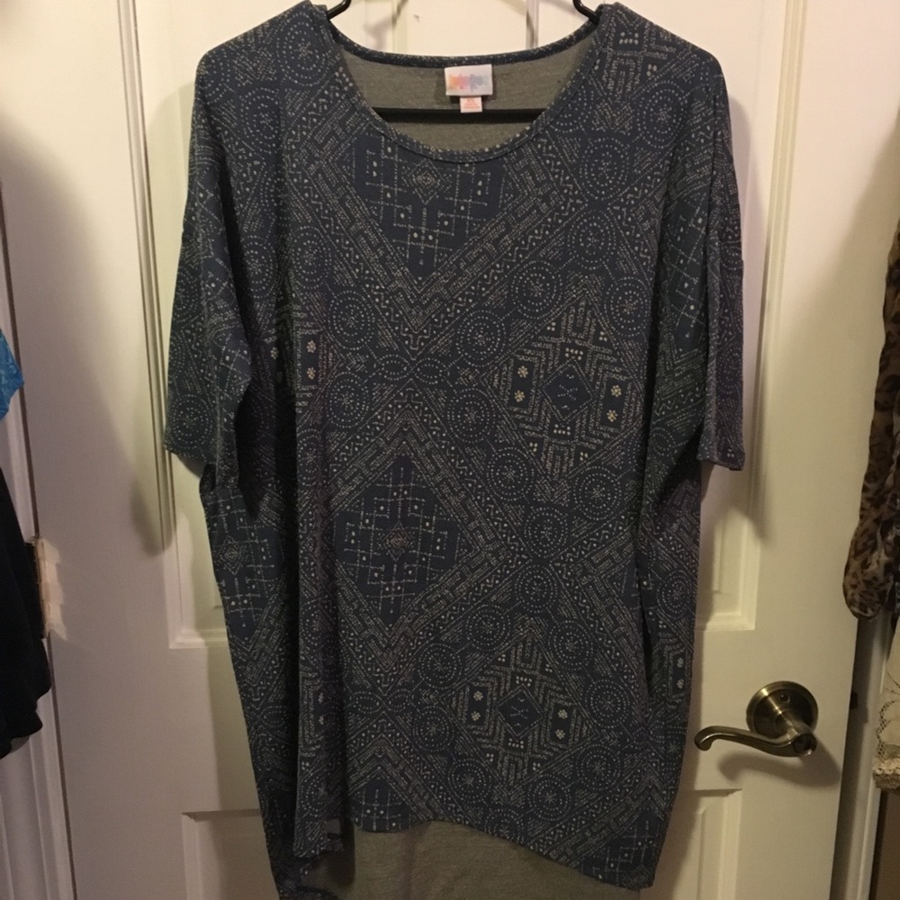 LuLaRoe Irma tunic